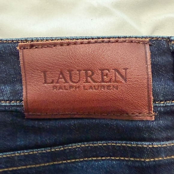 Lauren Ralph Lauren Modern Straight Curvy Jean, size 6 - Picture 2 of 4